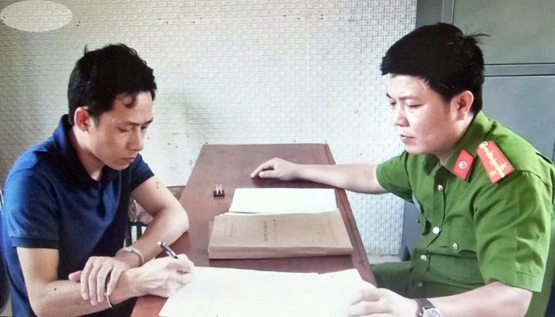 Khoi to ky thuat vien hiep dam benh nhi 13 tuoi khi chup X-quang hinh anh