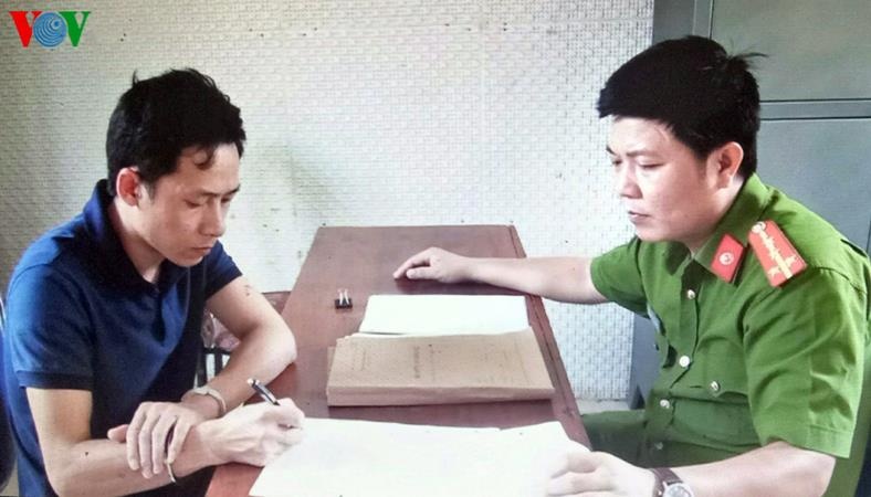 Kỹ thuật viên hiếp dâm ảnh 1 Ky thuat vien hiep dam anh 1