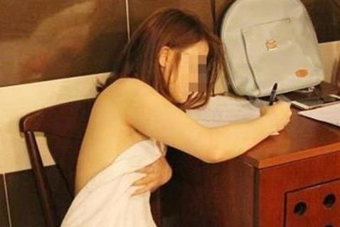 PG 20 tuoi cung dong nghiep ban dam gia 2 trieu dong hinh anh