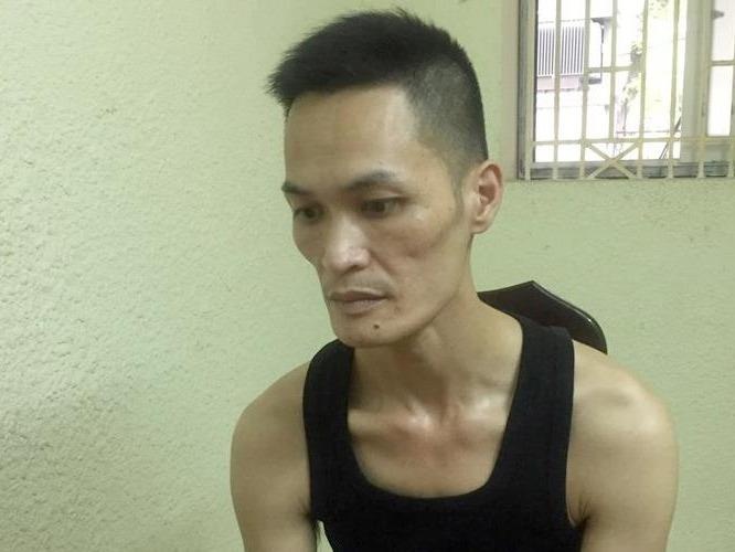 Nguoi dan ong giau ma tuy trong quan lot hinh anh