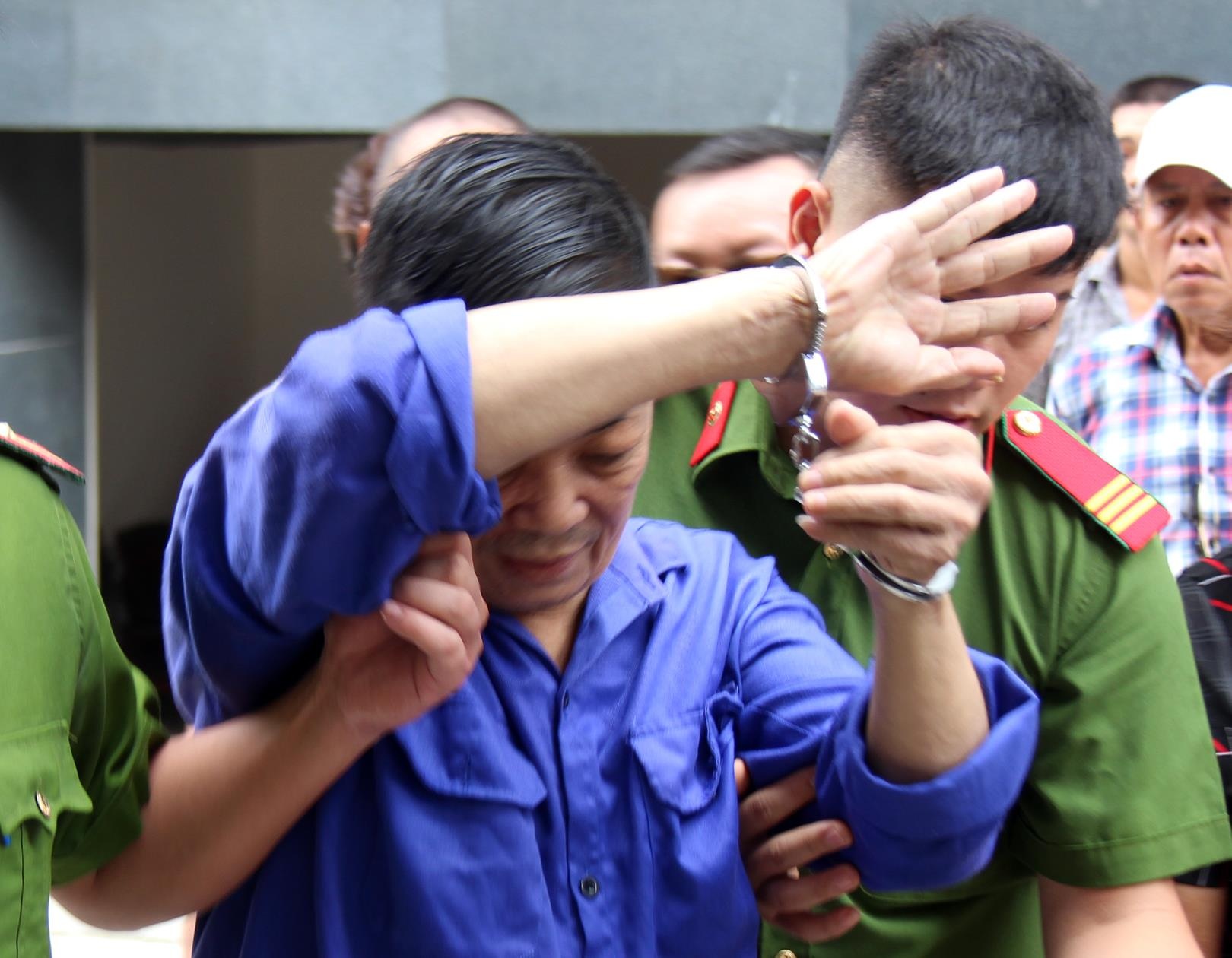 Vi sao phai hoan xu bang bao ke cua 'Hung Kinh'? hinh anh