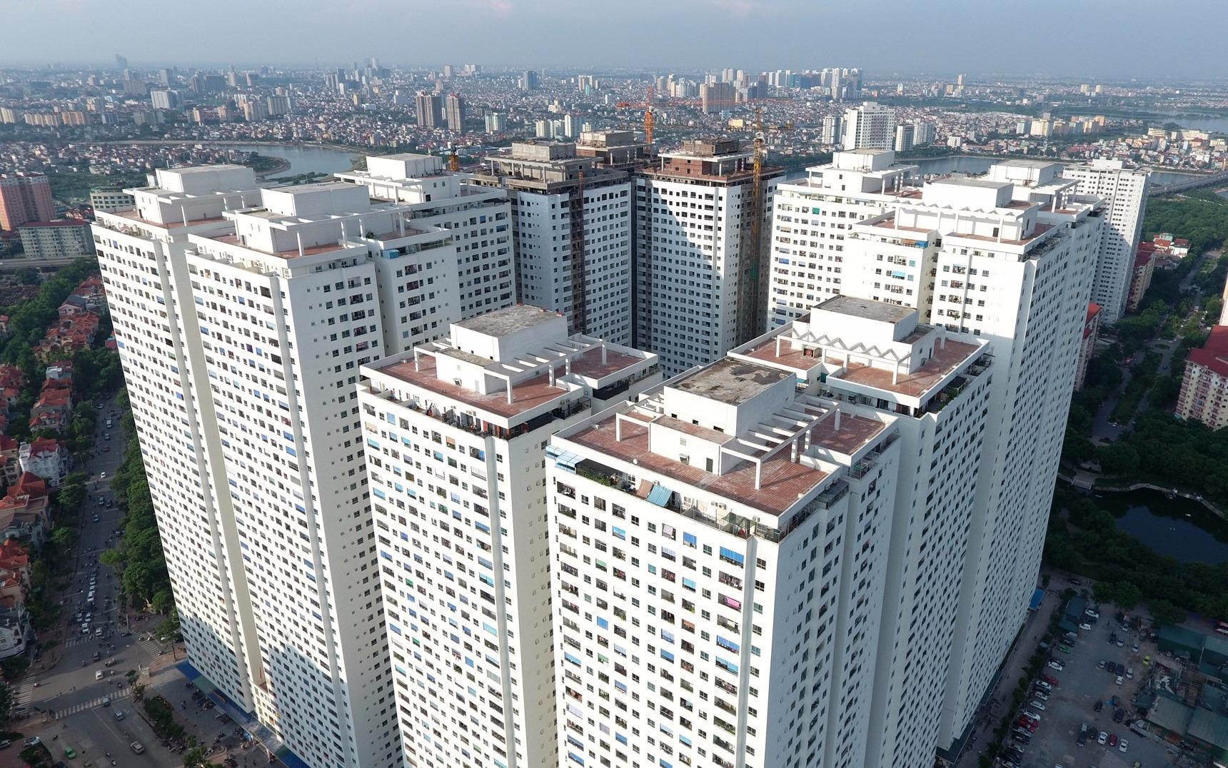 Khám xét nhà ông Lê Thanh Thản ảnh 2 Kham xet nha ong Le Thanh Than anh 2