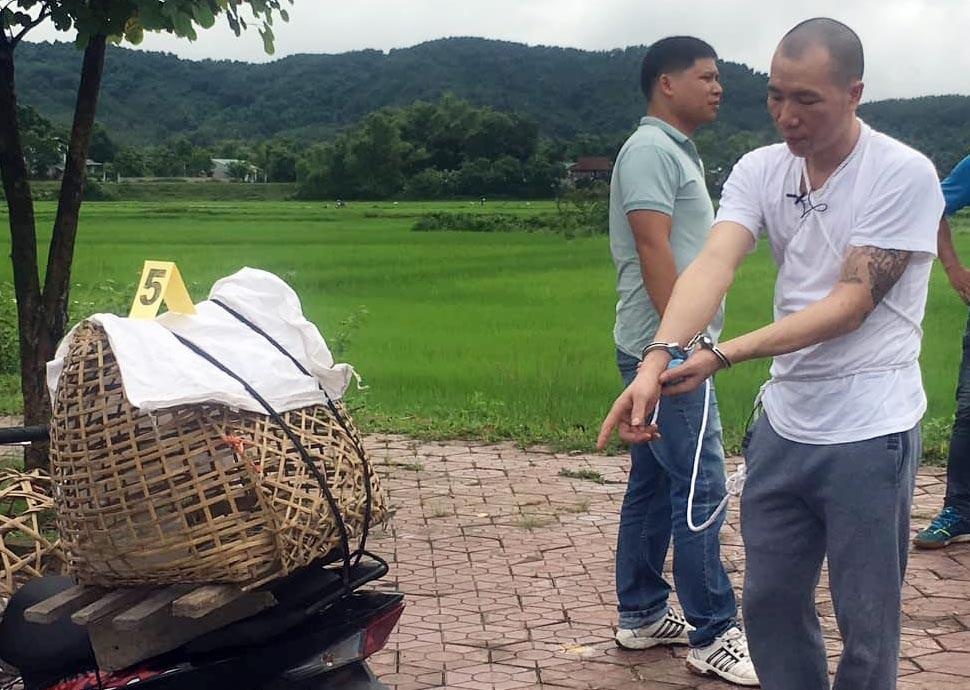 100 canh sat bao ve buoi thuc nghiem vu giet nu sinh giao ga hinh anh