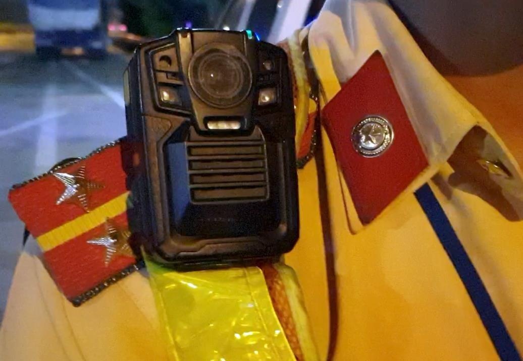 Camera giam sat trang bi cho CSGT co gi dac biet? hinh anh