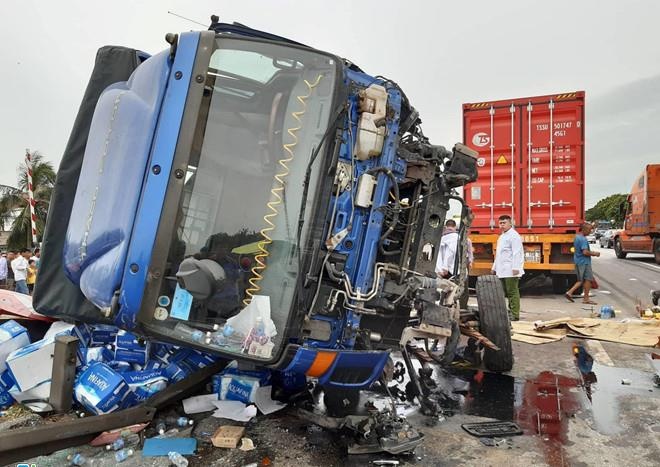 Tam giu tai xe xe tai de chet 5 nguoi tren quoc lo hinh anh