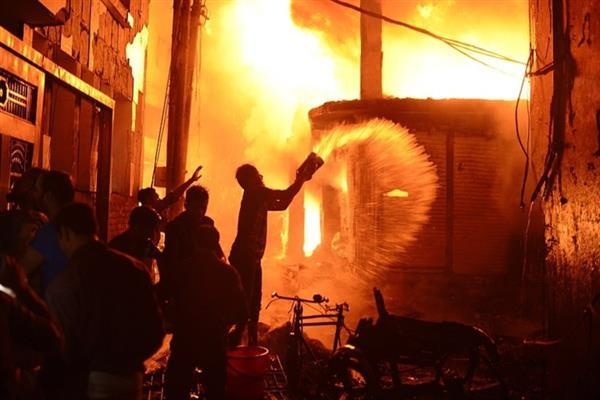 Tai xe taxi dot nha nguoi tinh lam 4 nguoi tu vong hinh anh