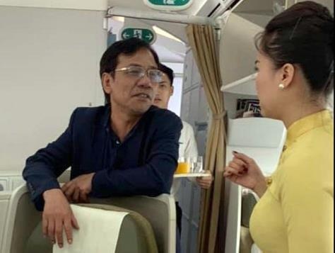 Khách thương gia sàm sỡ tiếp viên hàng không ảnh 1 Khach thuong gia sam so tiep vien hang khong anh 1