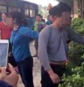 Sàm sỡ phụ nữ trên xe buýt ảnh 1 Sam so phu nu tren xe buyt anh 1