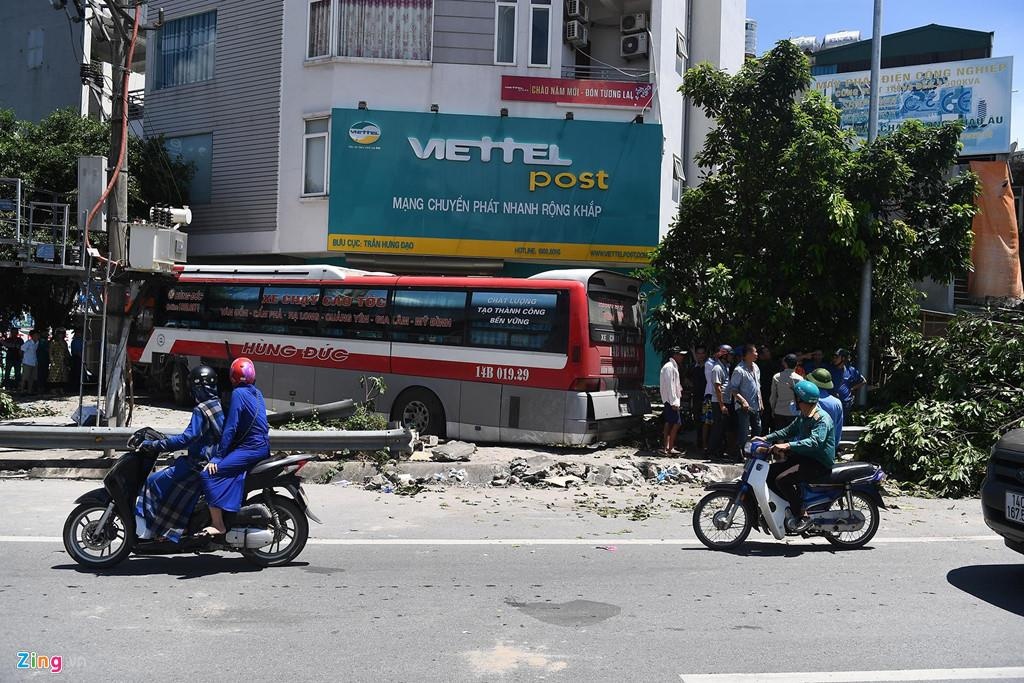 Xe giuong nam tong chet 2 nguoi anh 1