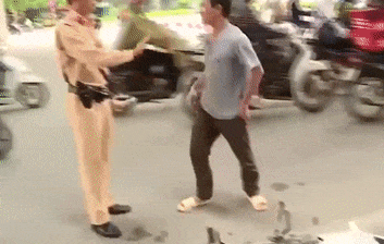 29 canh sat giao thong thuong vong khi lam nhiem vu trong 2 nam hinh anh