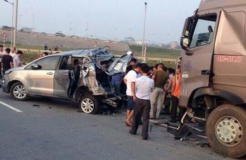 VKS tra ho so vu xe container dam Innova lam chet 4 nguoi hinh anh