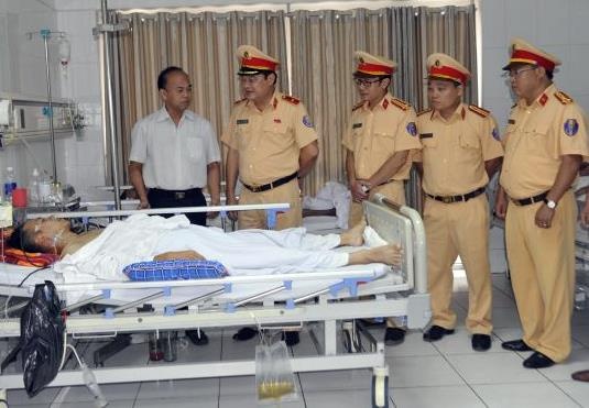 Đâm trọng thương CSGT ảnh 1 Dam trong thuong CSGT anh 1