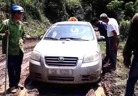 Tim thay thi the tai xe taxi bi 3 nguoi nuoc ngoai sat hai hinh anh