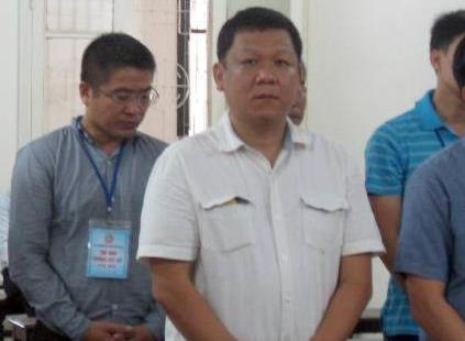 Giam doc chung khoan lua dao anh 1