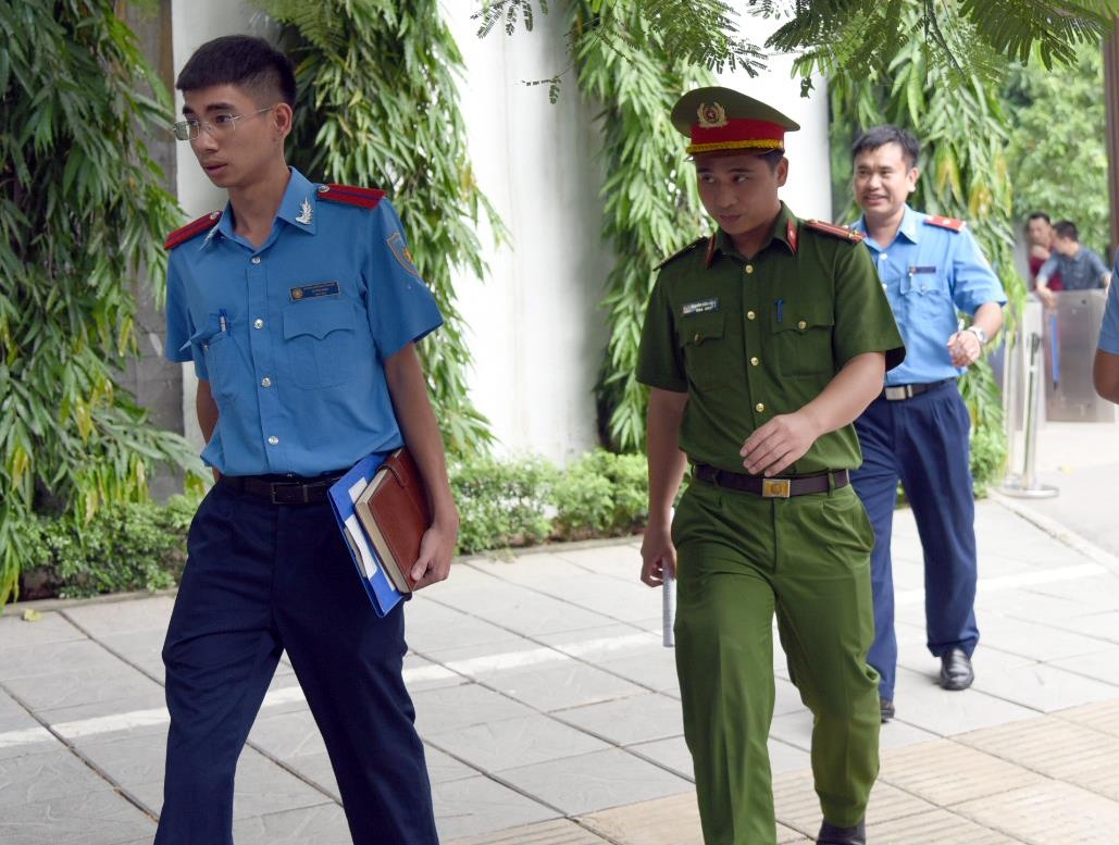 Bat tam giam ba Nguyen Bich Quy anh 2