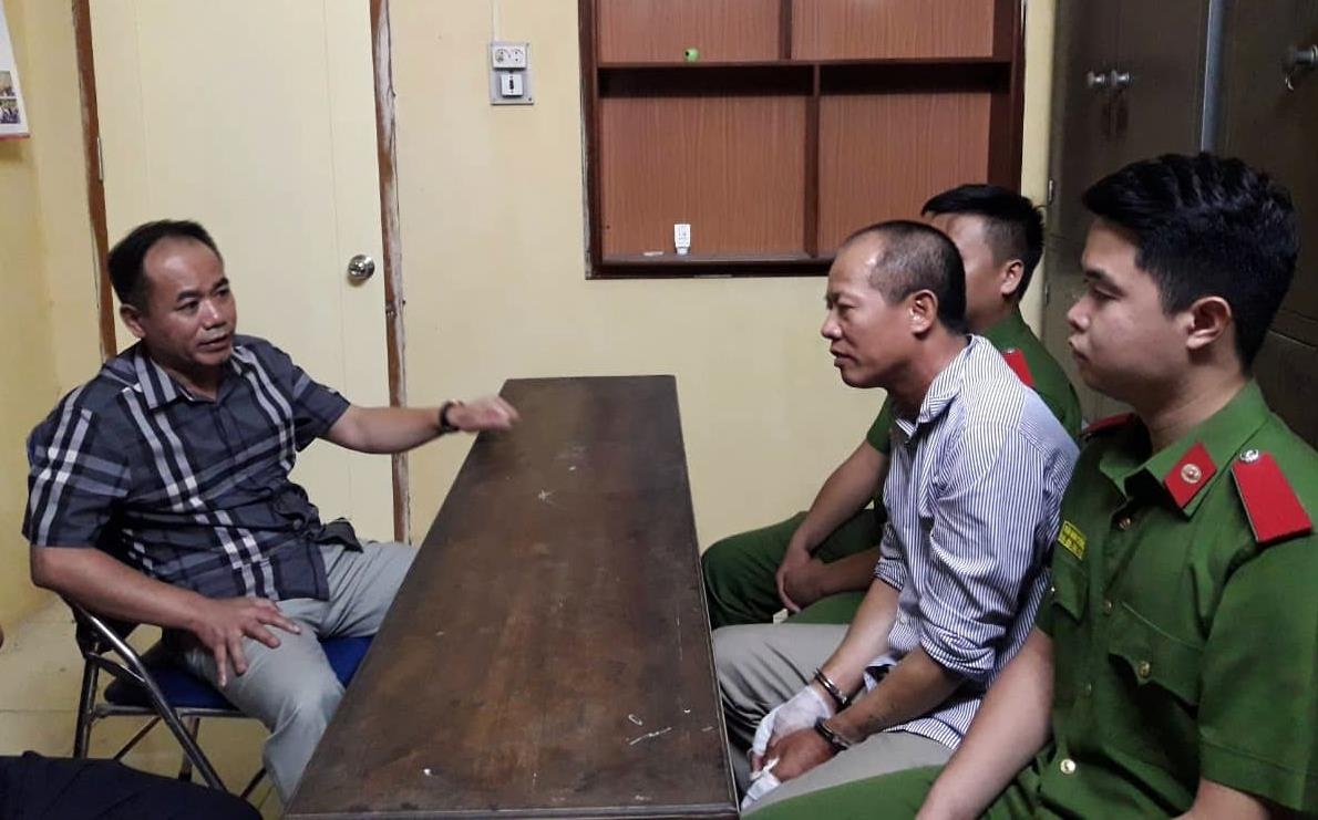 Ke tham sat ca nha em trai: 'Toi an han, xin chiu toi' hinh anh