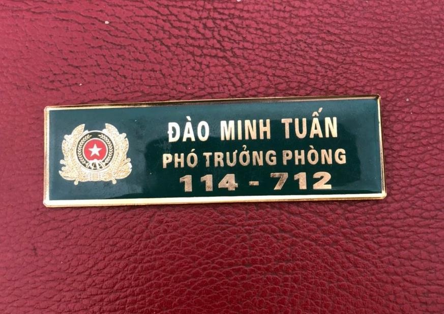 Mao danh pho truong phong cong an de xin bo qua xe vi pham hinh anh
