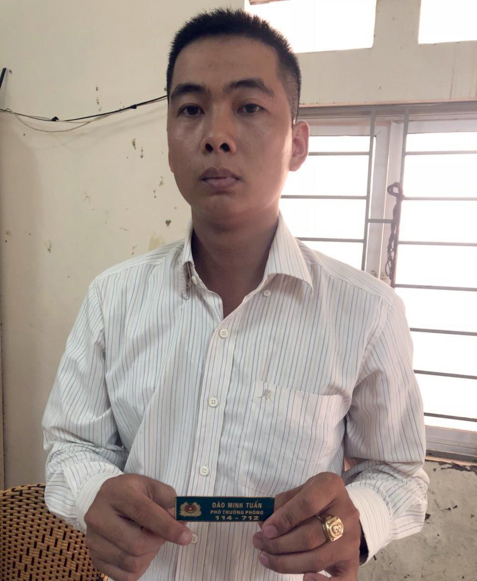 Giả danh cảnh sát ảnh 1 Gia danh canh sat anh 1