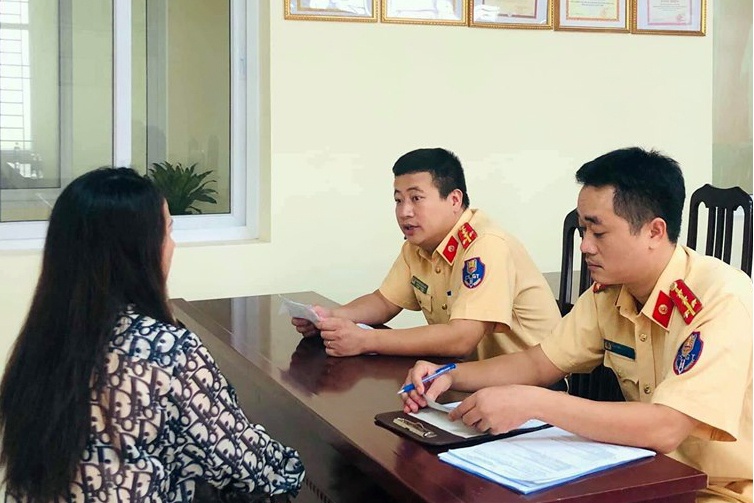 Can tro doan xe uu tien anh 1