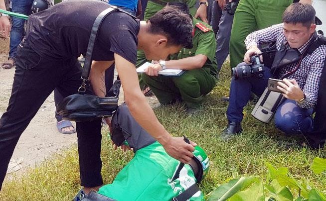 Cuoc truy bat 2 ten cuop sat hai nam sinh chay GrabBike hinh anh