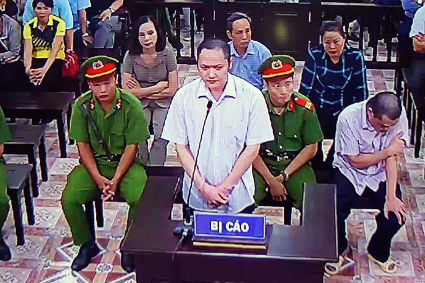 Xét xử vụ sửa điểm thi ở Hà Giang ảnh 2 Xet xu vu sua diem thi o Ha Giang anh 2