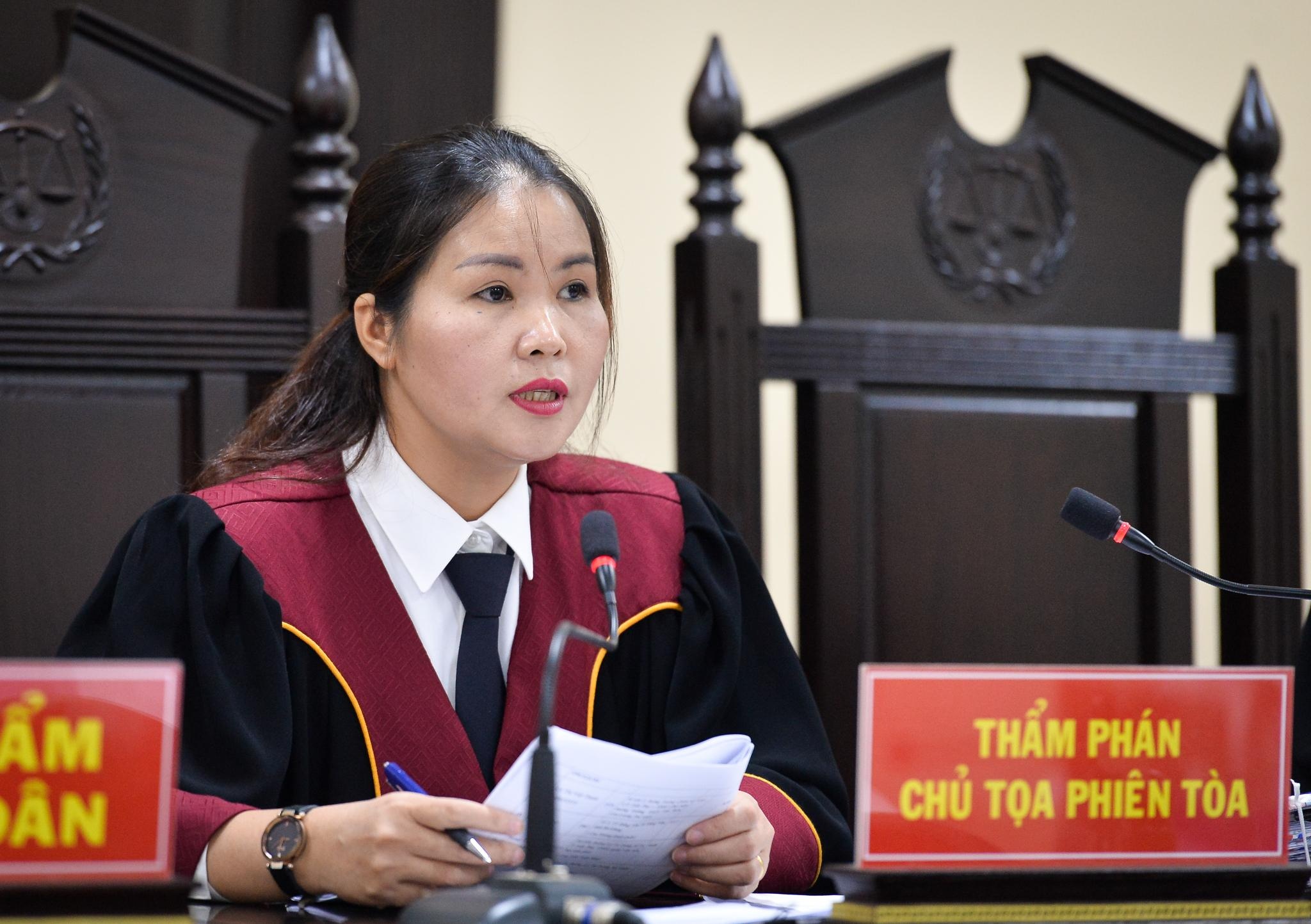 Phiên tòa vụ sửa điểm thi ở Hà Giang ảnh 1 Phien toa vu sua diem thi o Ha Giang anh 1