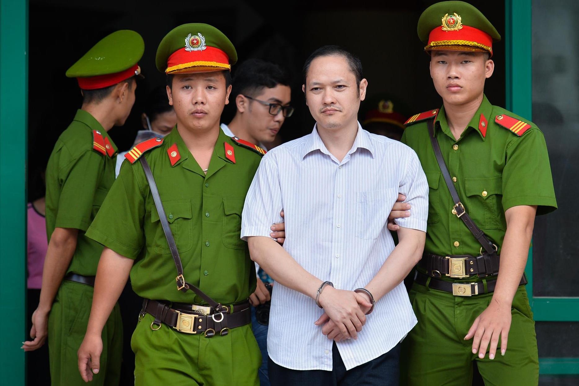 Gian lan thi o Ha Giang: Xem xet xu ly vo chu tich tinh trong dot 2 hinh anh