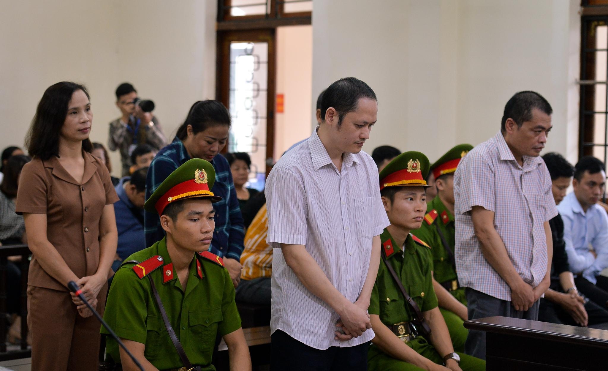 Kien nghi dieu tra viec nhan hoi lo anh 1
