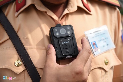 CSGT ban toc do anh 1