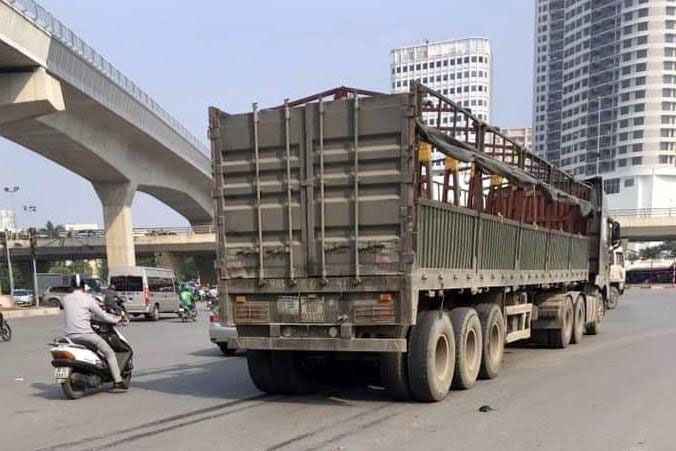 Co gai 18 tuoi bi xe tai can tu vong hinh anh