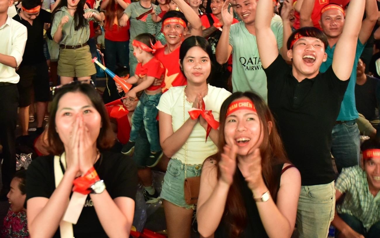 CDV an mung chien thang truoc UAE hinh anh