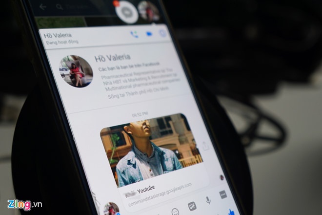 Lua tien qua Facebook anh 1