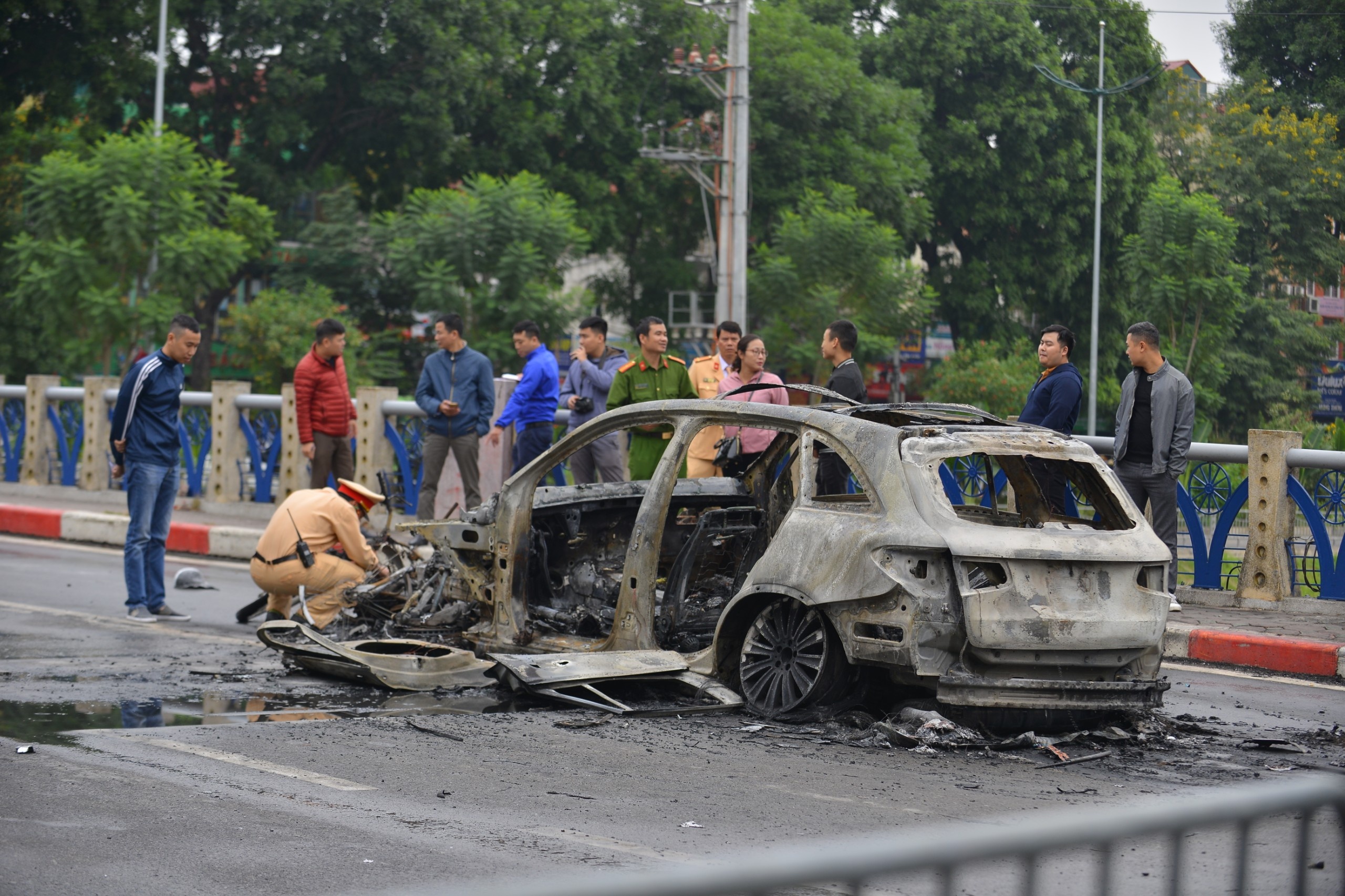 Khởi tố nữ tài xế Mercedes ảnh 1 Khoi to nu tai xe Mercedes anh 1