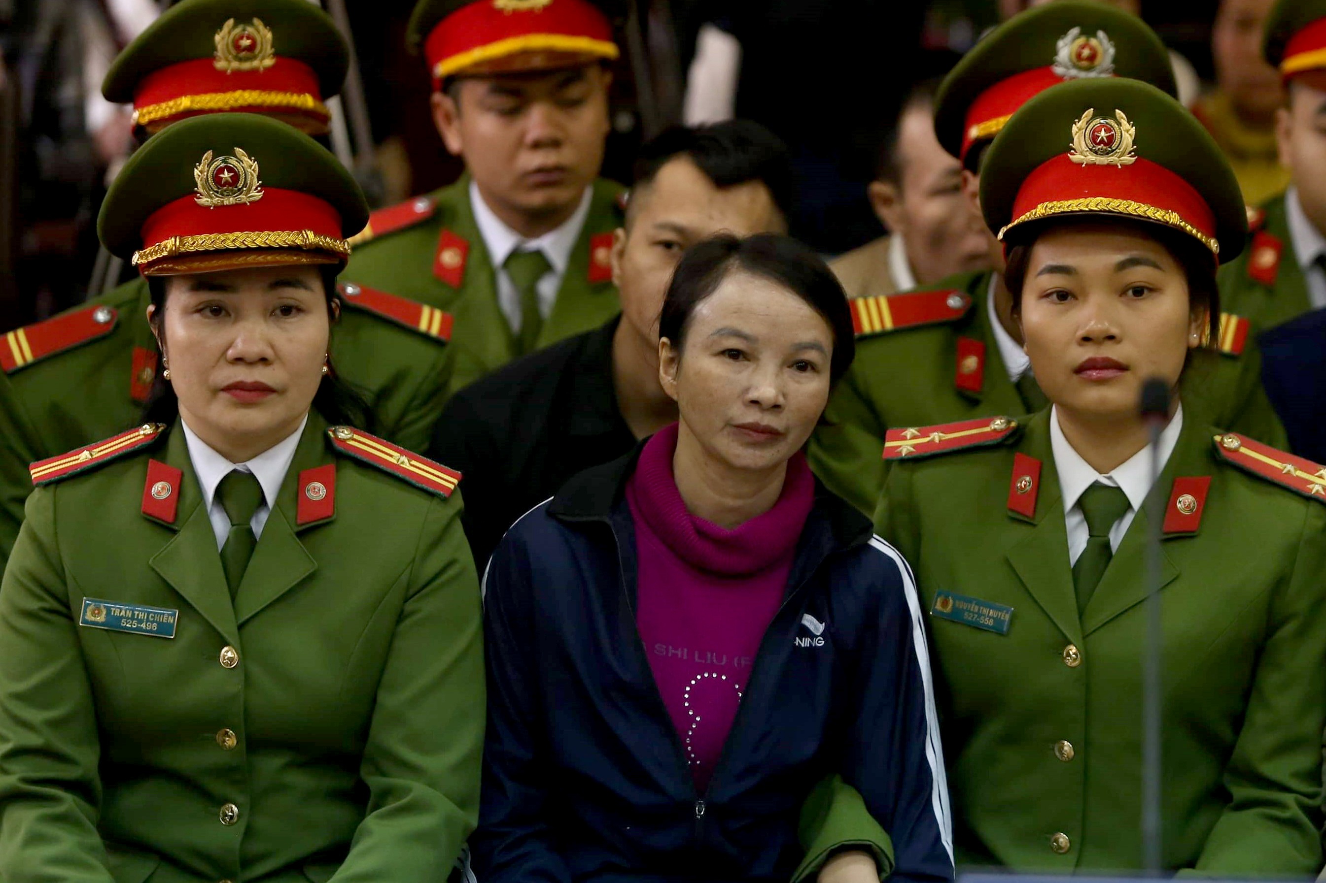 Mẹ nữ sinh giao gà Điện Biên ảnh 2 Me nu sinh giao ga Dien Bien anh 2