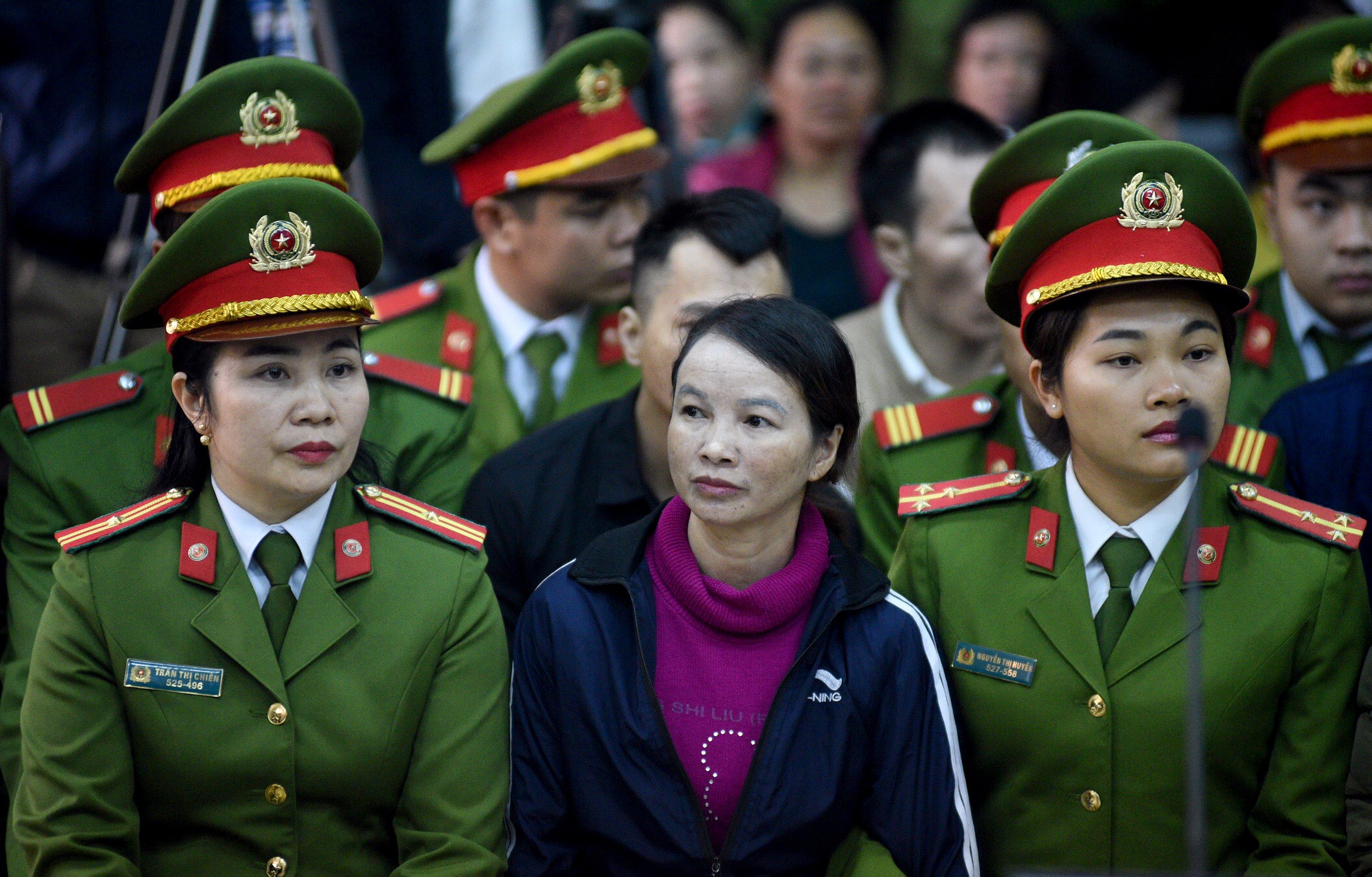 Tuyen an me nu sinh giao ga anh 1