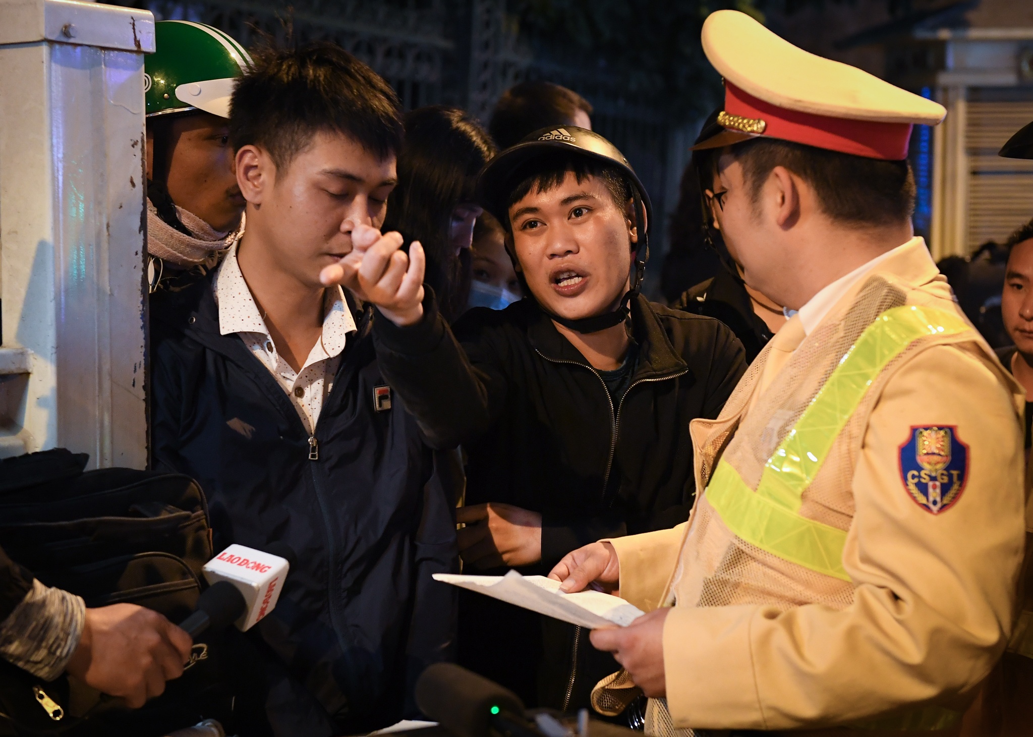 CSGT kiem tra nong do con anh 8