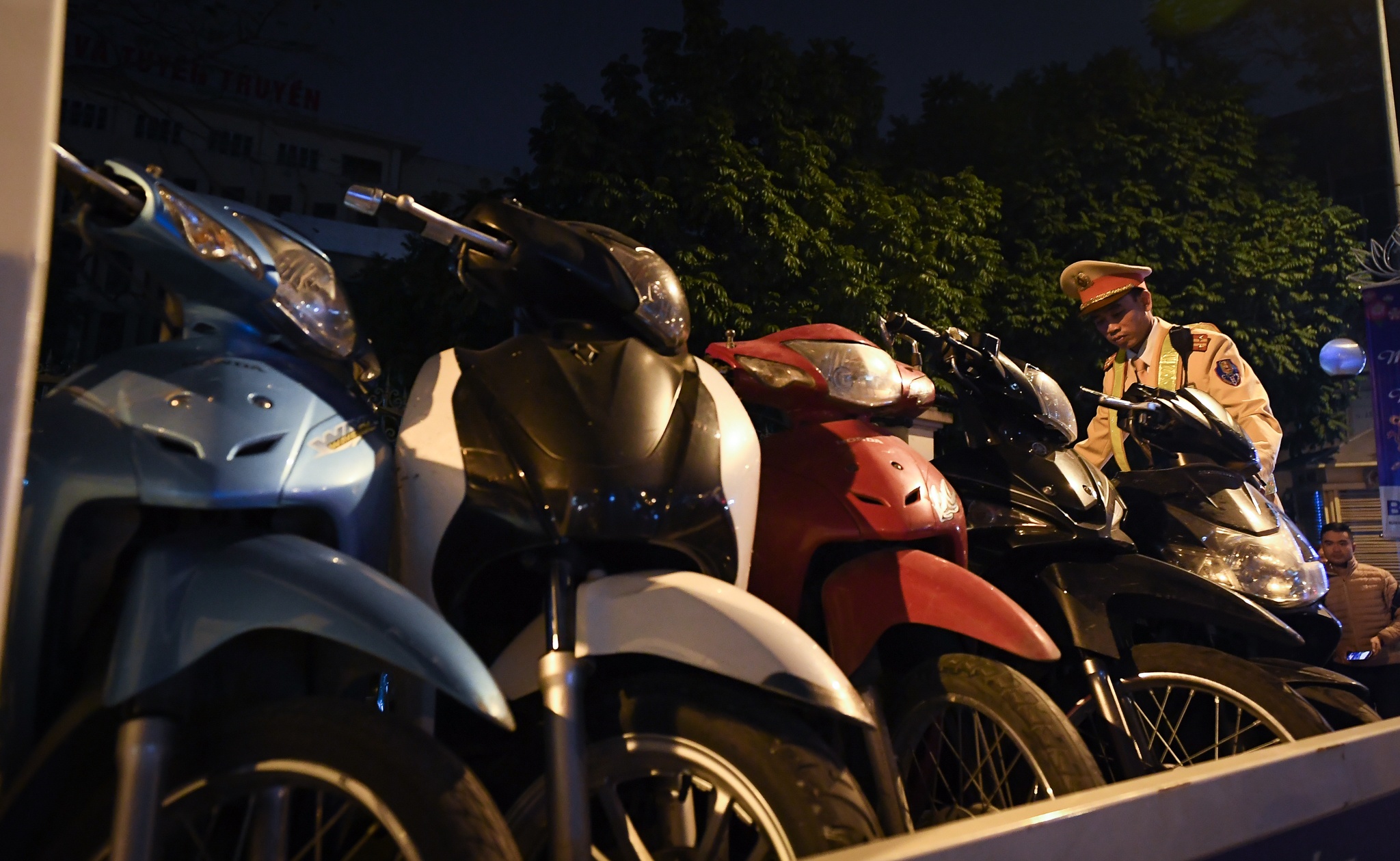 CSGT kiem tra nong do con anh 10