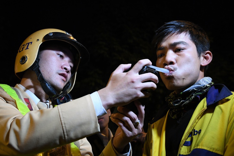 Cuc truong CSGT: Nguoi dan duoc ghi hinh de ngan canh sat tieu cuc hinh anh