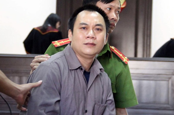 Hoan xu 2 tai xe vu xe container dam Innova di lui cao toc hinh anh