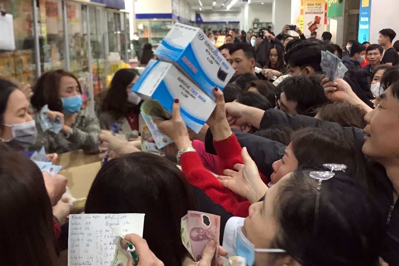 'Ban pha gia' khau trang trong dich virus corona co the bi phat tu hinh anh