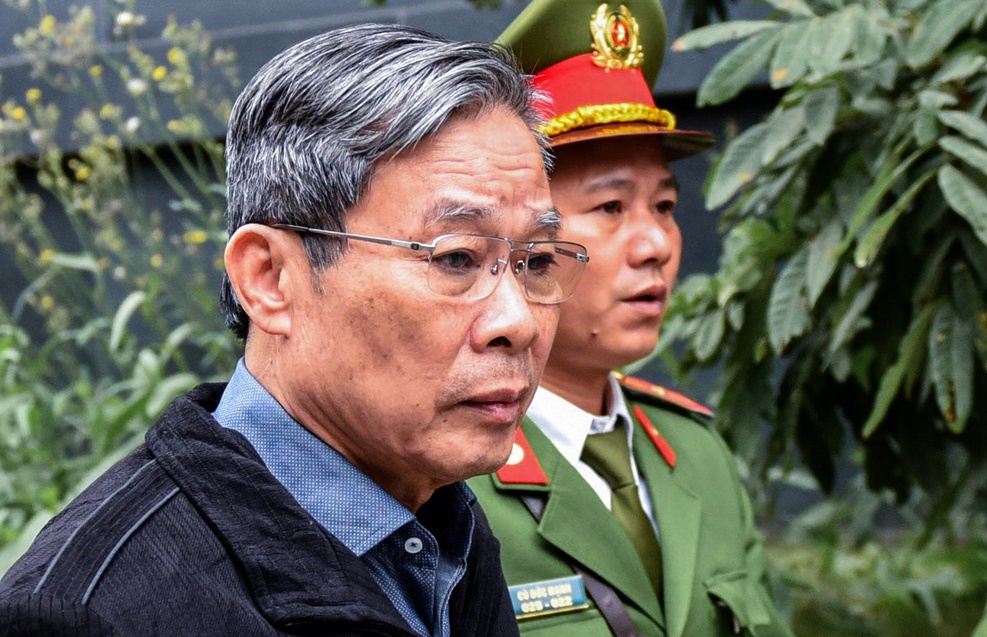 Ong Nguyen Bac Son va 10 nguoi khac khang cao hinh anh