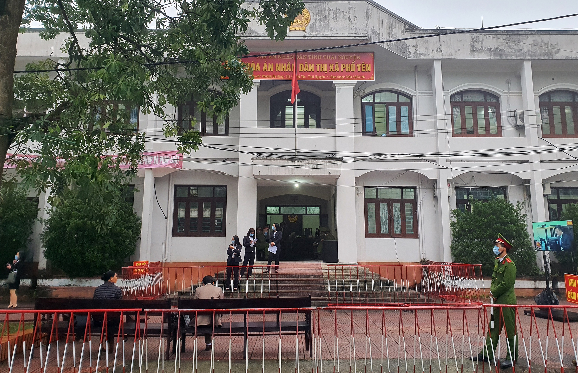 Xet xu vu xe container dam Innova anh 1