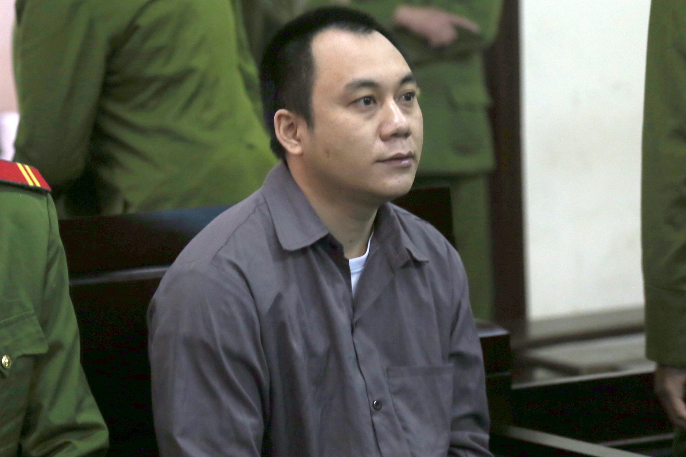 Xet xu vu container dam Innova di lui anh 2