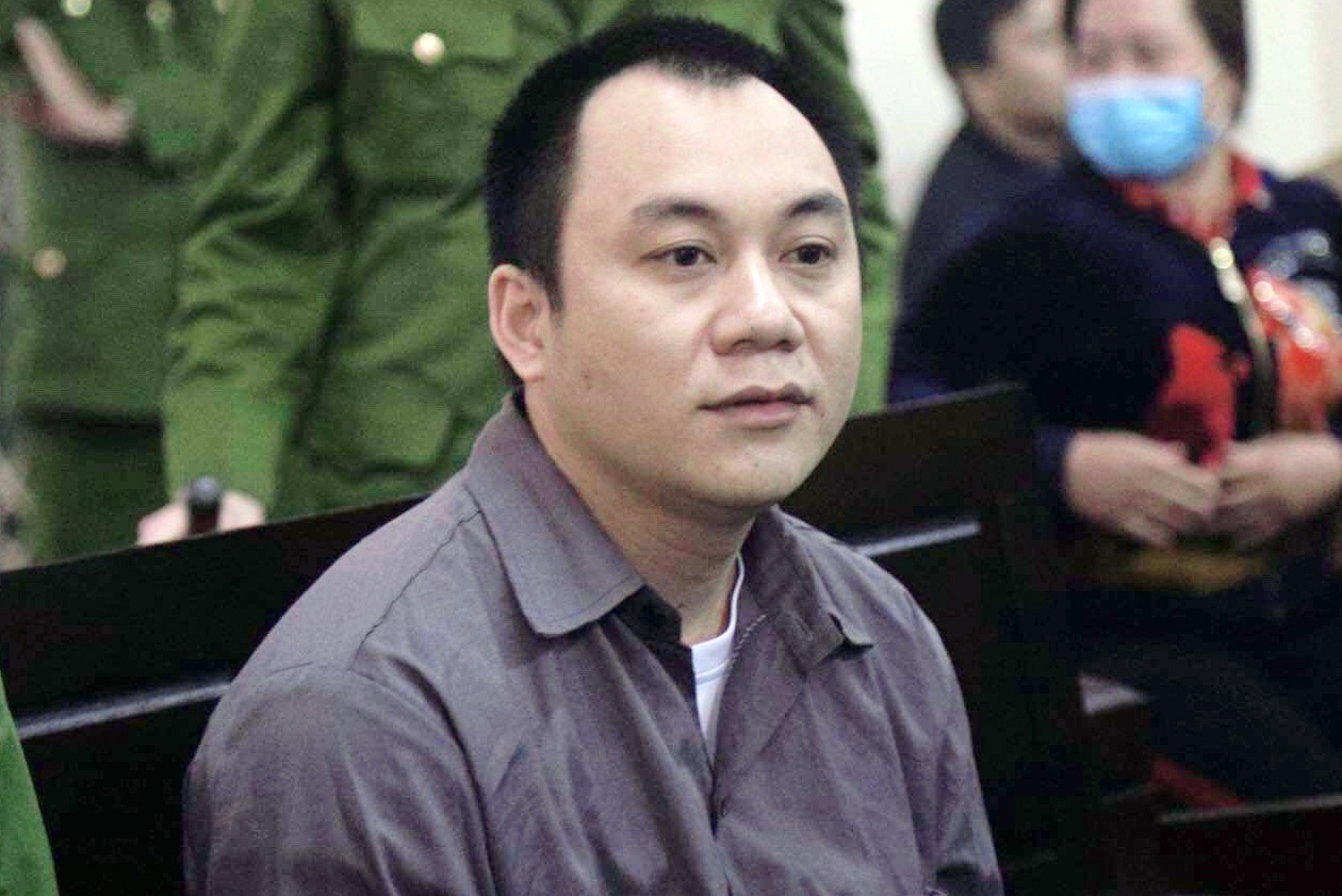 VKS de nghi phat tai xe xe container tong Innova di lui 4-5 nam tu hinh anh