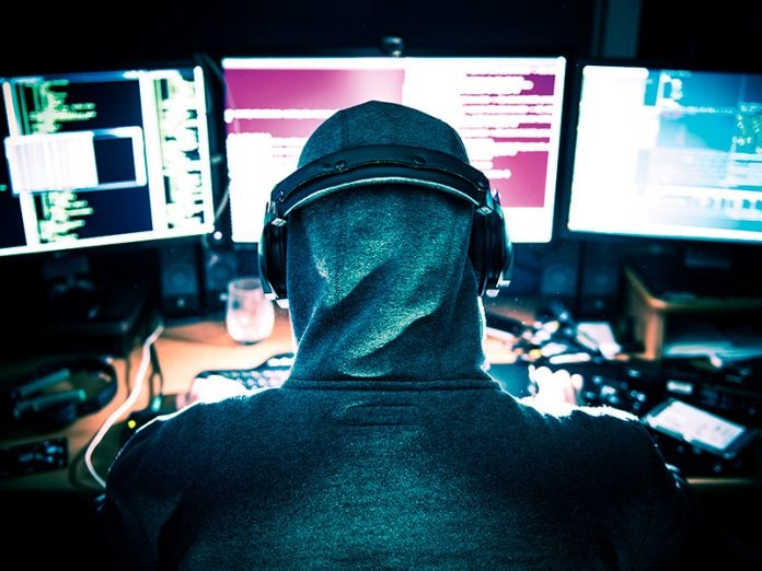 Hacker loi dung dich virus corona de phat tan ma doc hinh anh