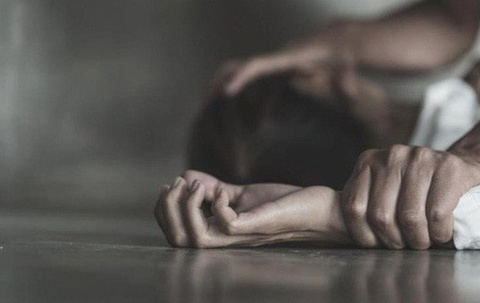 Chong bi khoi to vi hiep dam vo hinh anh