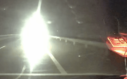 CSGT truy tim 2 oto chay nguoc chieu cao toc Ha Noi - Lao Cai hinh anh