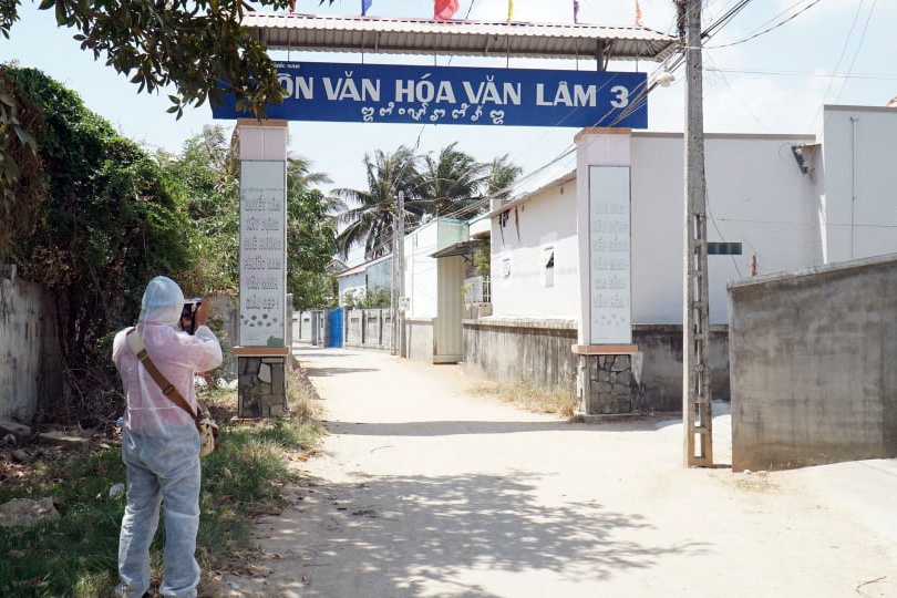 Cach ly khu dan cu phong Covid-19 anh 1