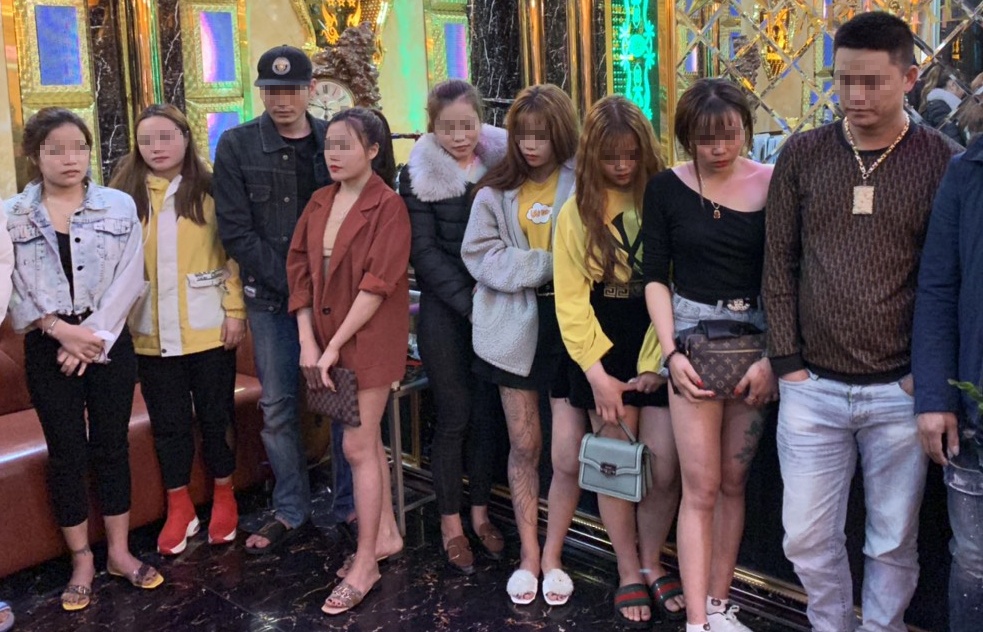 Cô gái dương tính ma túy trong karaoke ảnh 1 Co gai duong tinh ma tuy trong karaoke anh 1