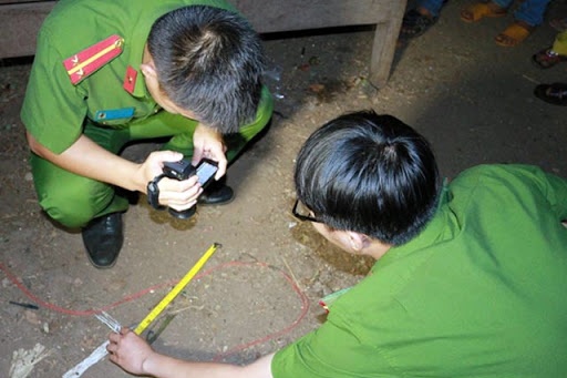 Ke chem guc bo vo va con rieng duong tinh voi ma tuy hinh anh